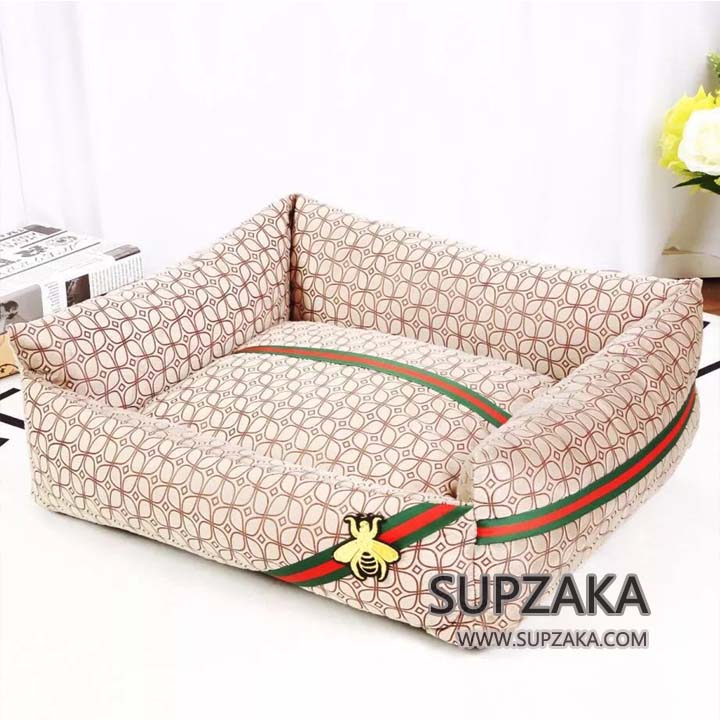 Gucci 犬用ベッド